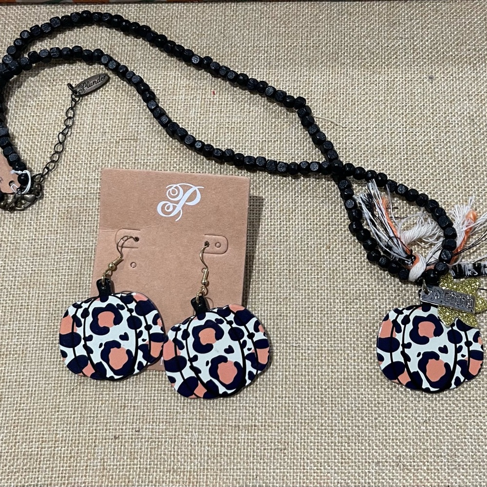 New Plunder Leopard Print Necklace and Earring Set
